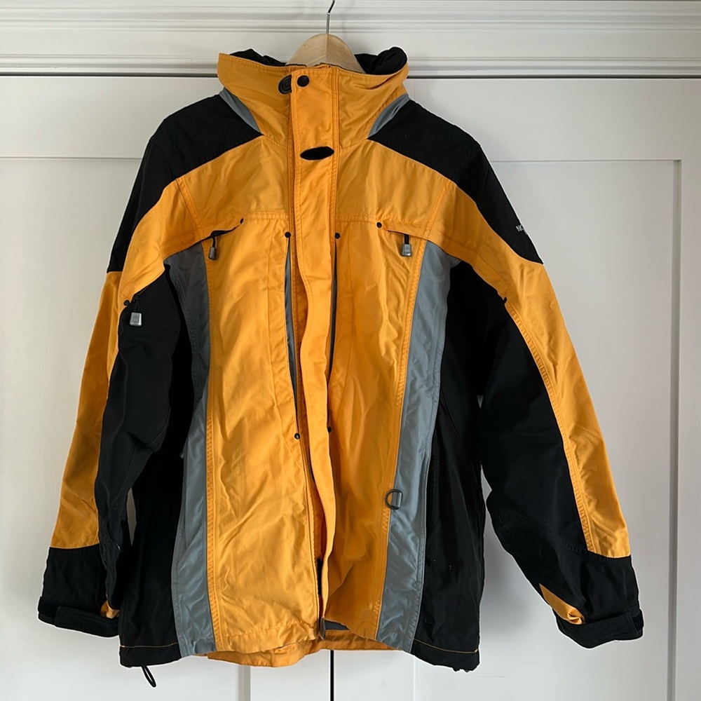 2000’s Men’s North Face jacket
